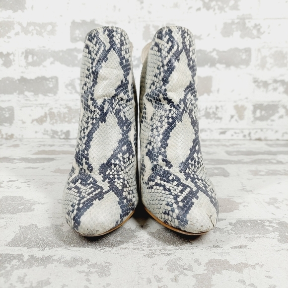 Steve Madden Rookie Snake Print Pull On Block Heel Ankle Boots T593 - Picture 3 of 16